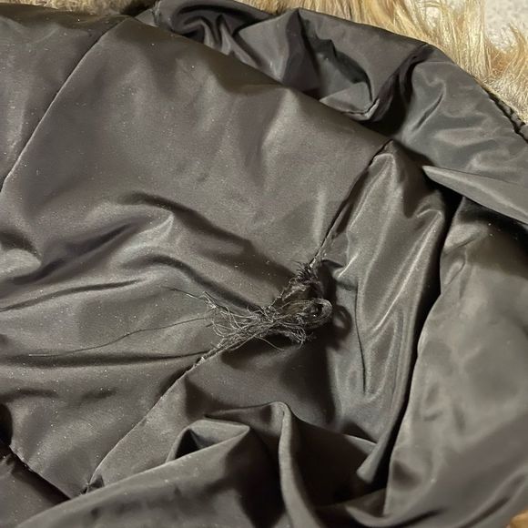 Le Château black long puffer jackets with faux fur trim hood - Picture 9 of 11